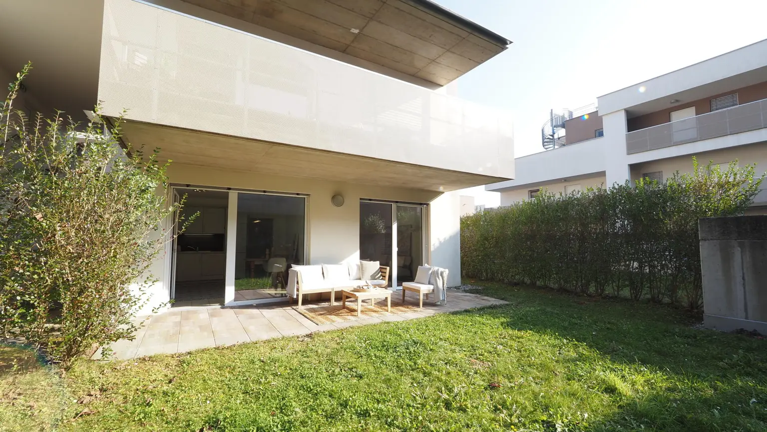 Moderne 2 Zimmer Wohnung mit Garten und 2 Tiefgaragenplätzen in Graz - St. Peter und ruhiger Lage!