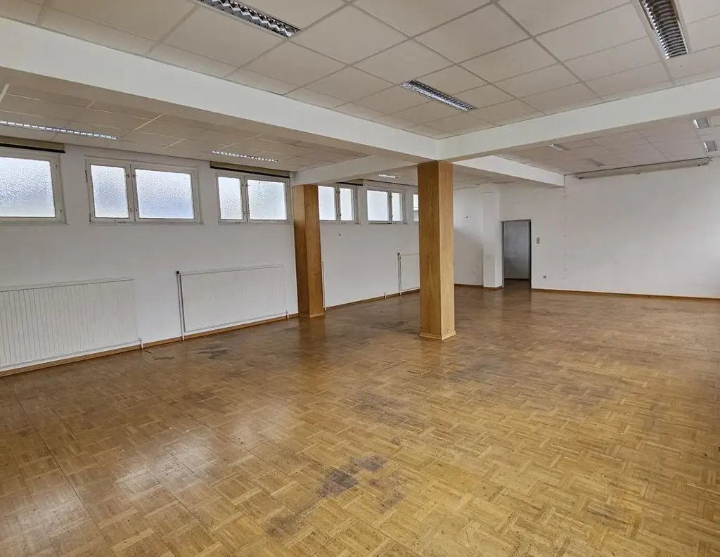 EHEMALIGES VOLKSHEIM KREMS SUCHT NEUEN MIETER! INVESTIEREN SIE IN IHRE ZUKUNFT!