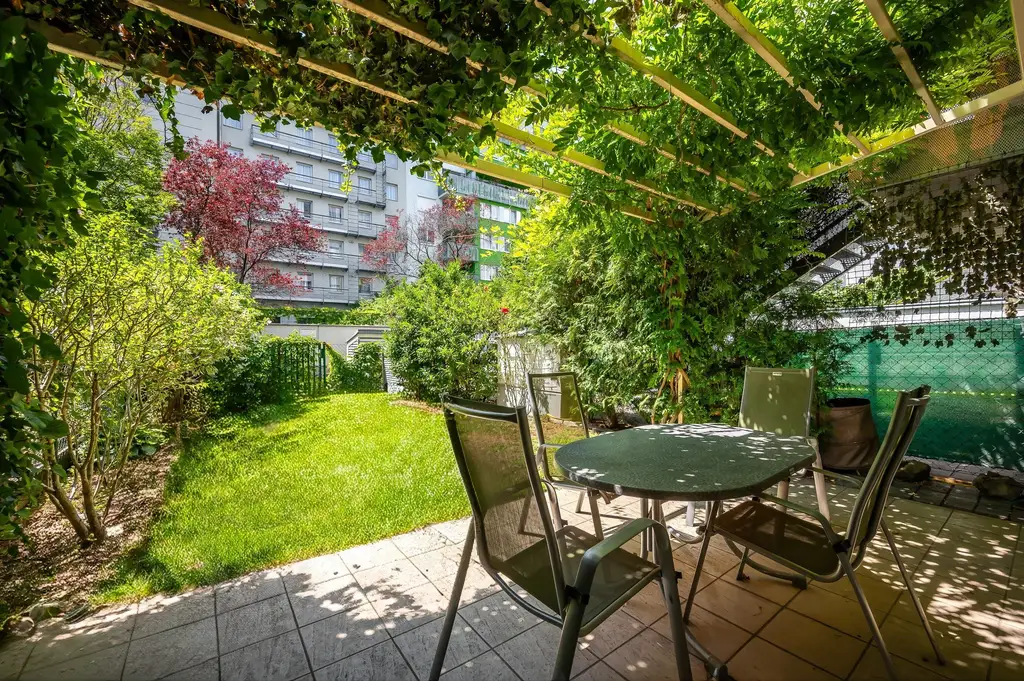 Charmante Wohn-Oase mitten in der Stadt - 126m² Wohnraum, + Terrasse, + Garten, Stellplatz und viel Komfort!