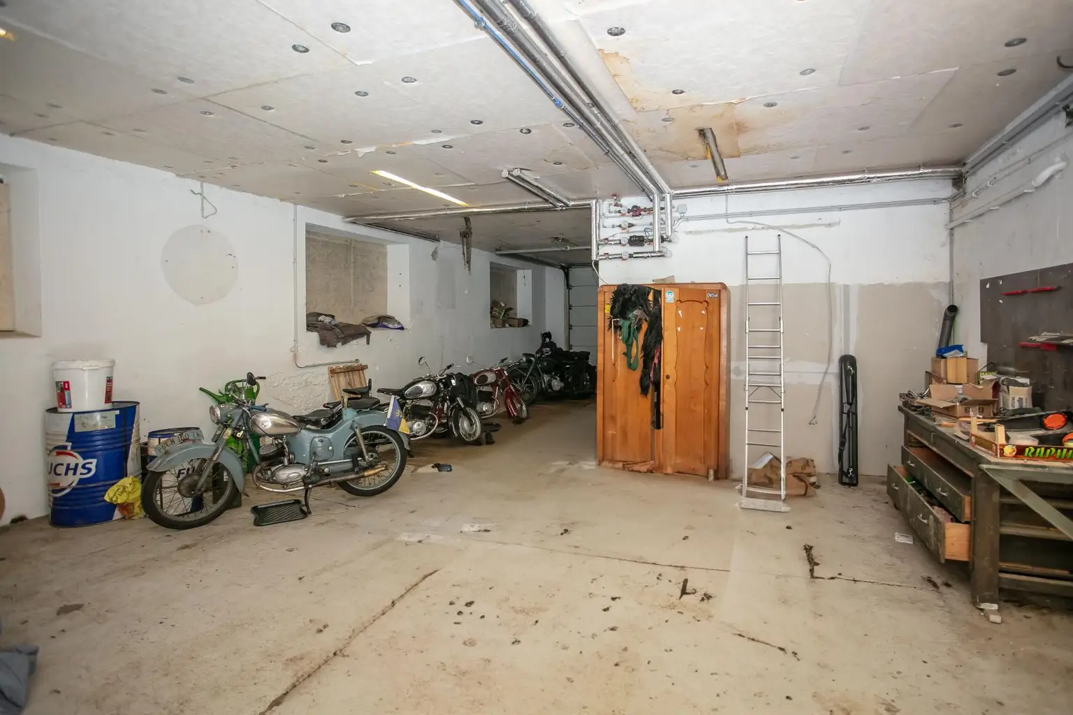 Mehrfamilienhaus - Zwei Wohneinheiten - Gewerbe möglich - großzügige Nutzflächen