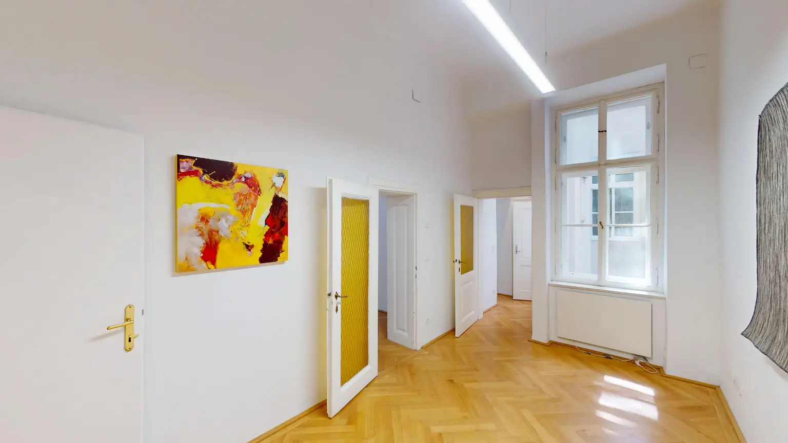 Altbau am Karlsplatz – geeignet als Wohnung oder Praxis