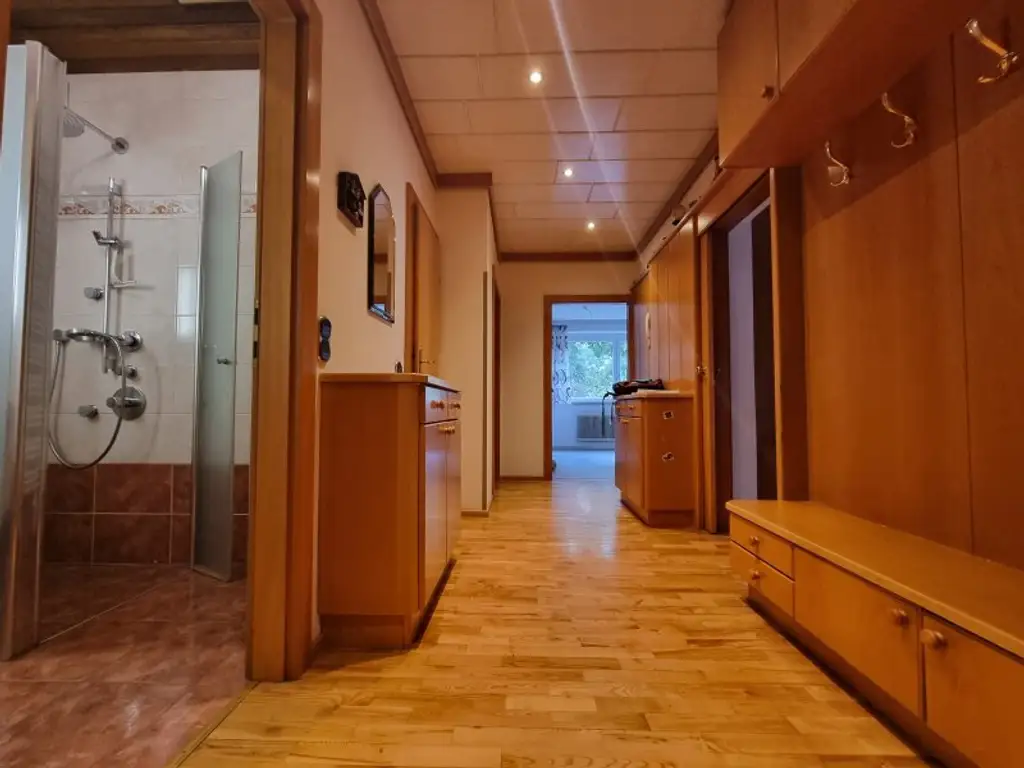 3-Zimmer Erdgeschoss Wohnung mit Loggia!
