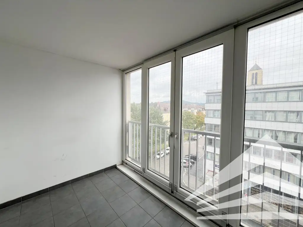 Business Corner Urfahr - Tolle 2 Zimmerwohnung mit Wintergarten in zentraler Urfahraner Lage!