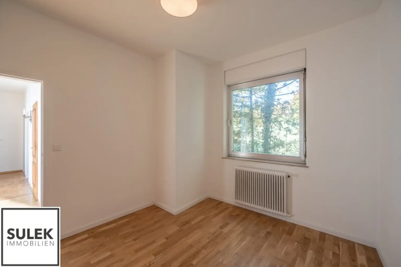 Erstbezug nach Sanierung: Großes Einfamilienhaus in einzigartiger Lage mit Weitblick und vielen Zimmern, Blick ins Grüne und in absoluter Ruhelage
