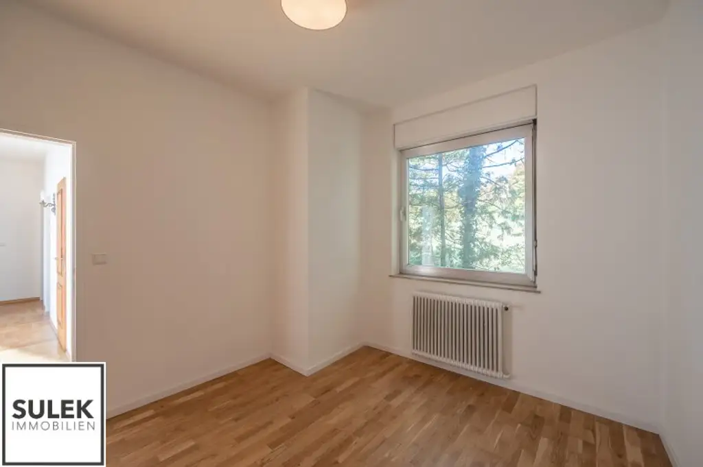 Erstbezug nach Sanierung: Großes Einfamilienhaus in einzigartiger Lage mit Weitblick und vielen Zimmern, Blick ins Grüne und in absoluter Ruhelage