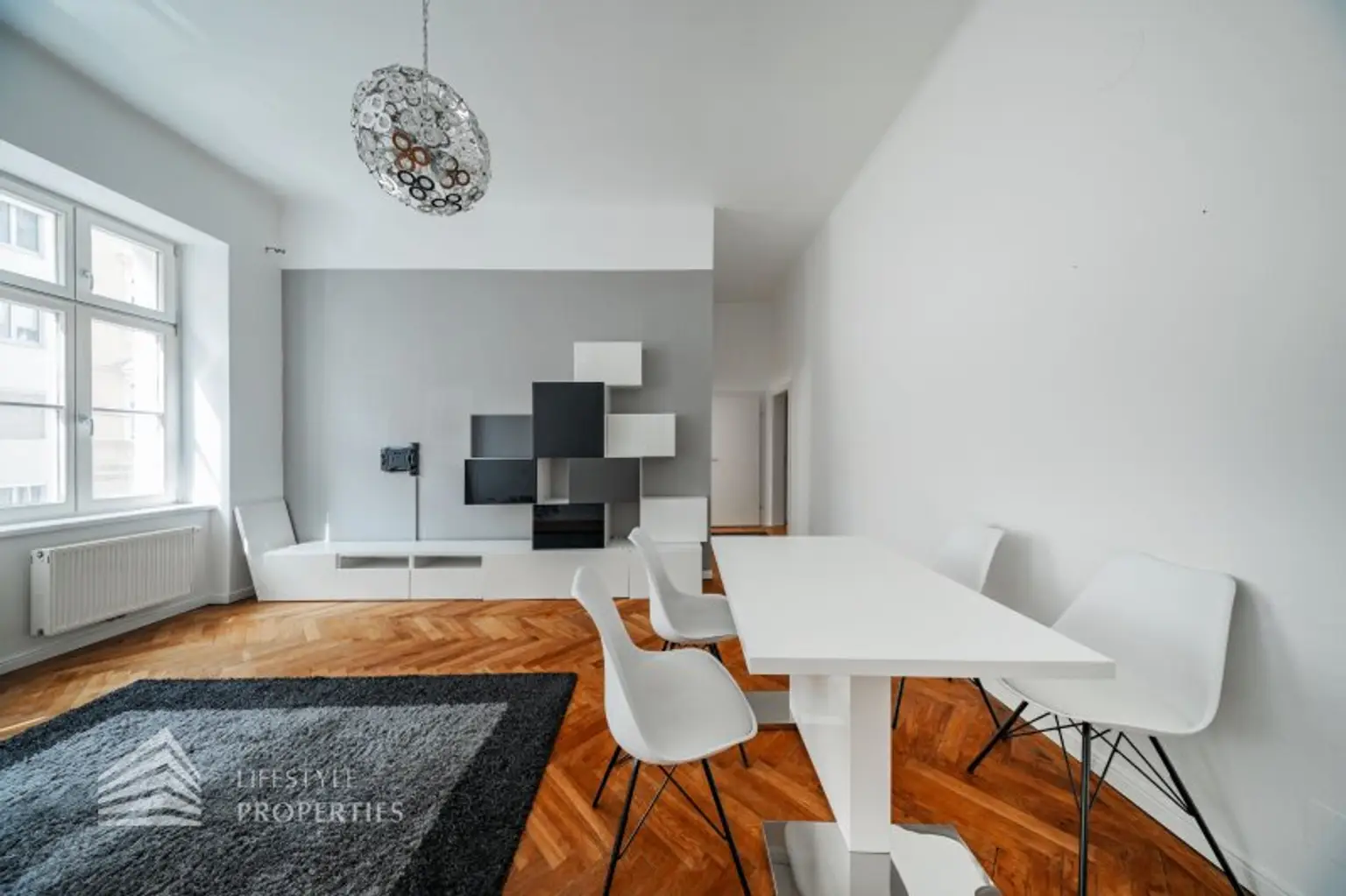 Helle 2-Zimmer Wohnung, Nähe Landstraße Hauptstraße