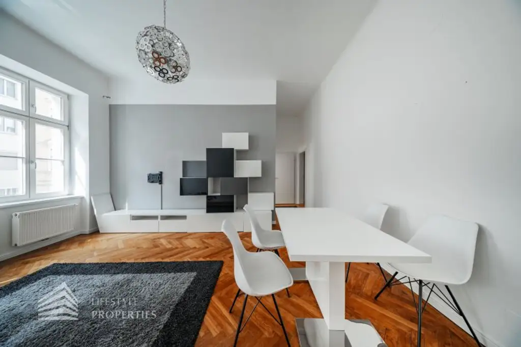 Helle 2-Zimmer Wohnung, Nähe Landstraße Hauptstraße
