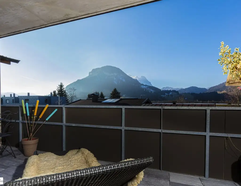 Kirchdorf in Tirol: Schöne Neubau-Wohnung mit großem Sonnenbalkon vor den Toren Kitzbühels