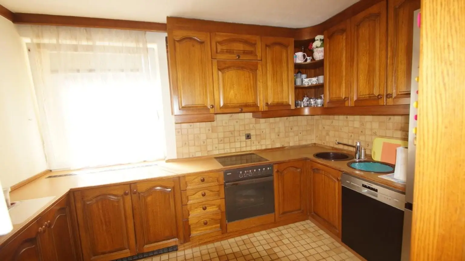 3 Küche mit Fenster 1100