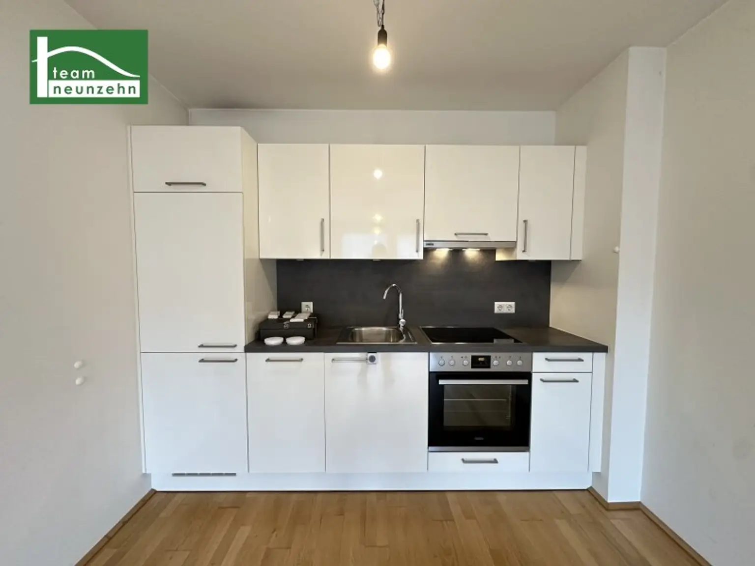 Klimatisierte Dachgeschoss-Wohnung mit Traumbad und Terrasse!