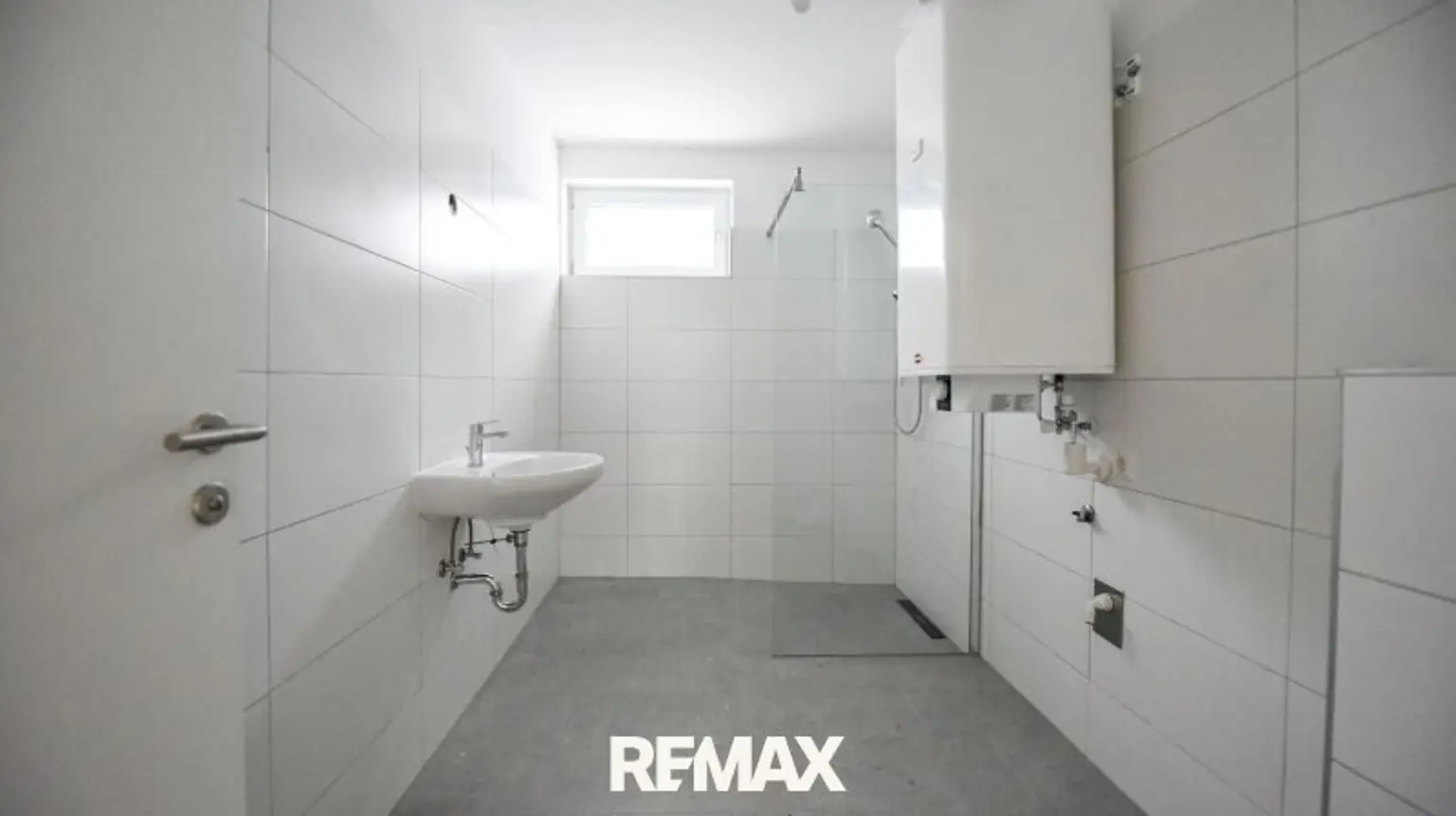 großes Badezimmer