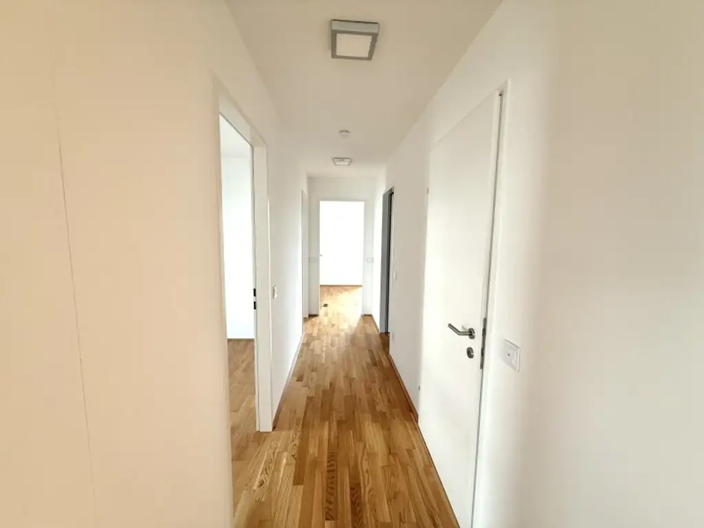 gut aufgeteilte 4-Zimmer Wohnung mit 2 WC's und einem südwest Balkon