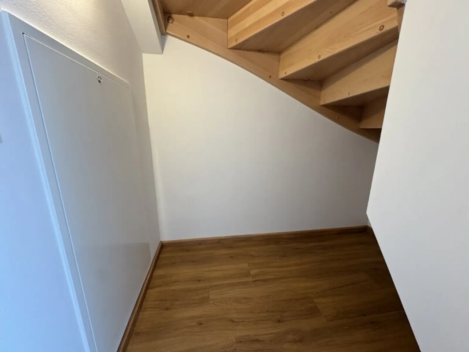 Dachgeschossausbau mit Terrasse & Klimaanlage - Erstbezug