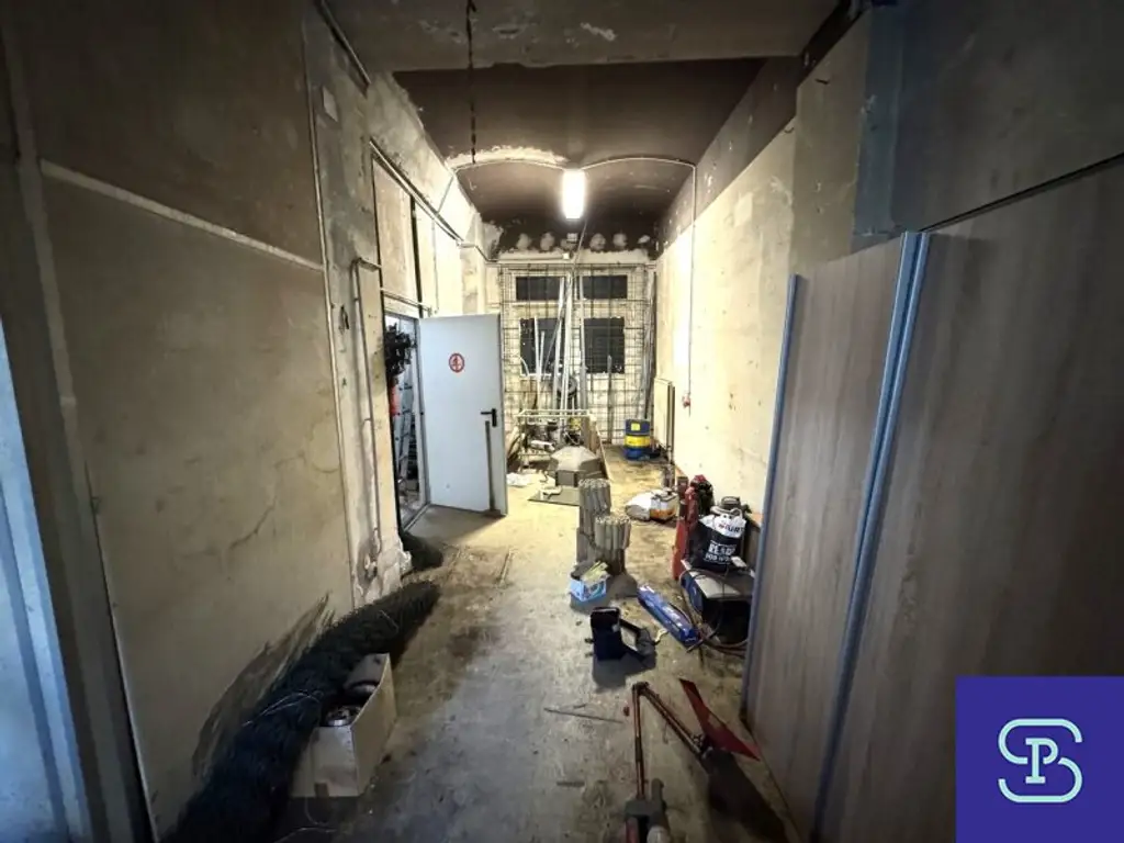 Betriebsobjekt 435m² mit Einfahrt Nähe Linzer Straße - 1140 Wien