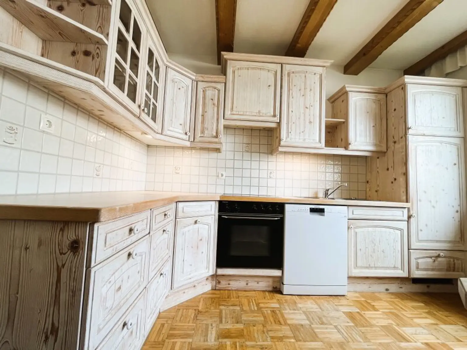 HÖTTING: Charmante, gut eingeteilte 4 -Zimmer Wohnung in BESTLAGE mit Balkon ab sofort zu kaufen!