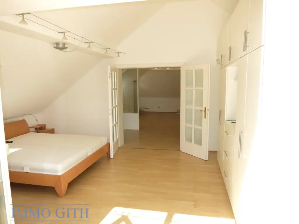 PROVISIONSFREI: PENTHOUSE MIT TERRASSE, LIFT UND KLIMA-ANLAGE IN HIETZINGER VILLA!