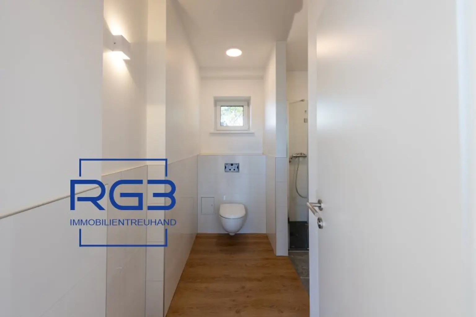 Großes Einfamilienhaus mit großem Garten # Provisionsfrei