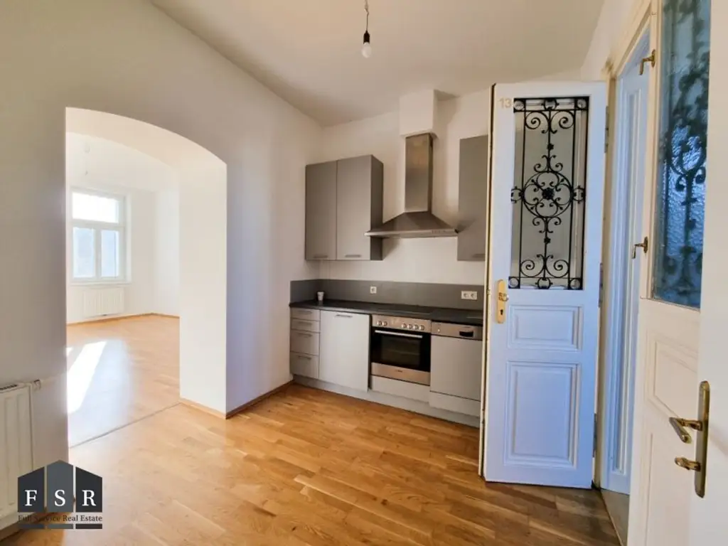 5-Zimmer-Altbauwohnung mit Balkon, lichtdurchflutet und ruhig in guter Lage des 5. Bezirks - zukünftige U-Bahnnähe