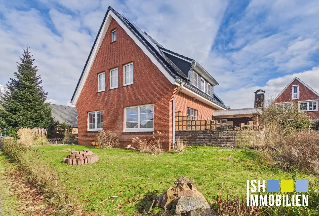 Hemmoor-Basbeck: Einfamilienhaus energetisch auf dem neusten Stand in ruhiger Lage