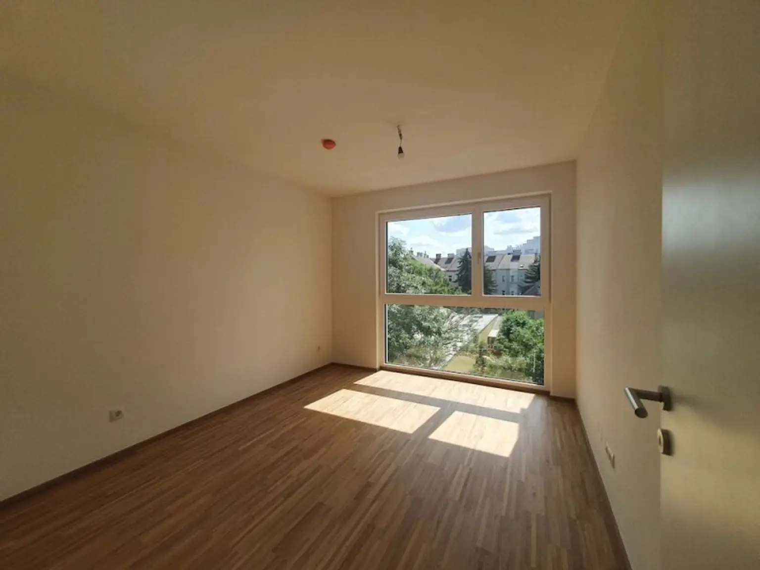 Helle moderne Wohnung bei U2-Stadlau/Bahnhof
