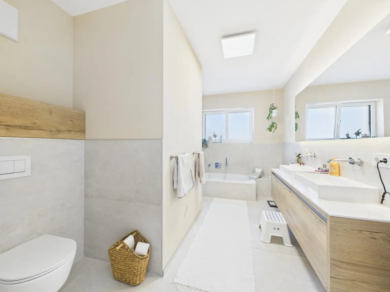 Exklusives Neubauhaus in Marchtrenk – stilvolles Wohnen mit modernster Technik & traumhaftem Garten samt Wellnessbereich