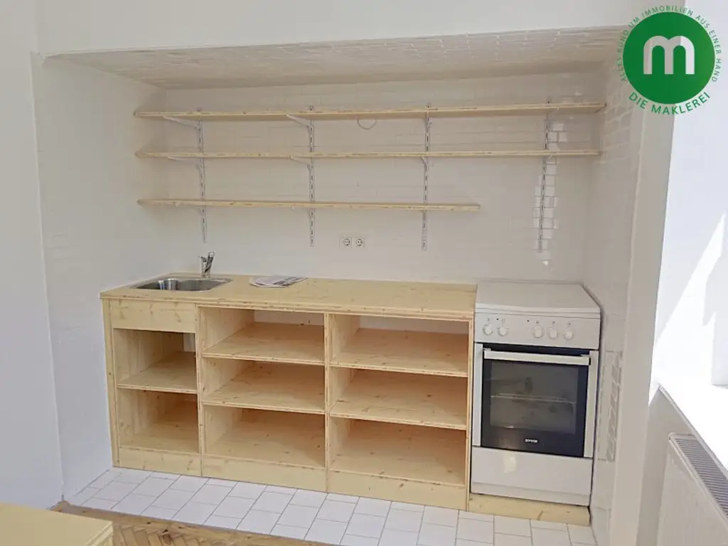 Unbefristete Miete: geräumiger 2-Zimmer-Altbau