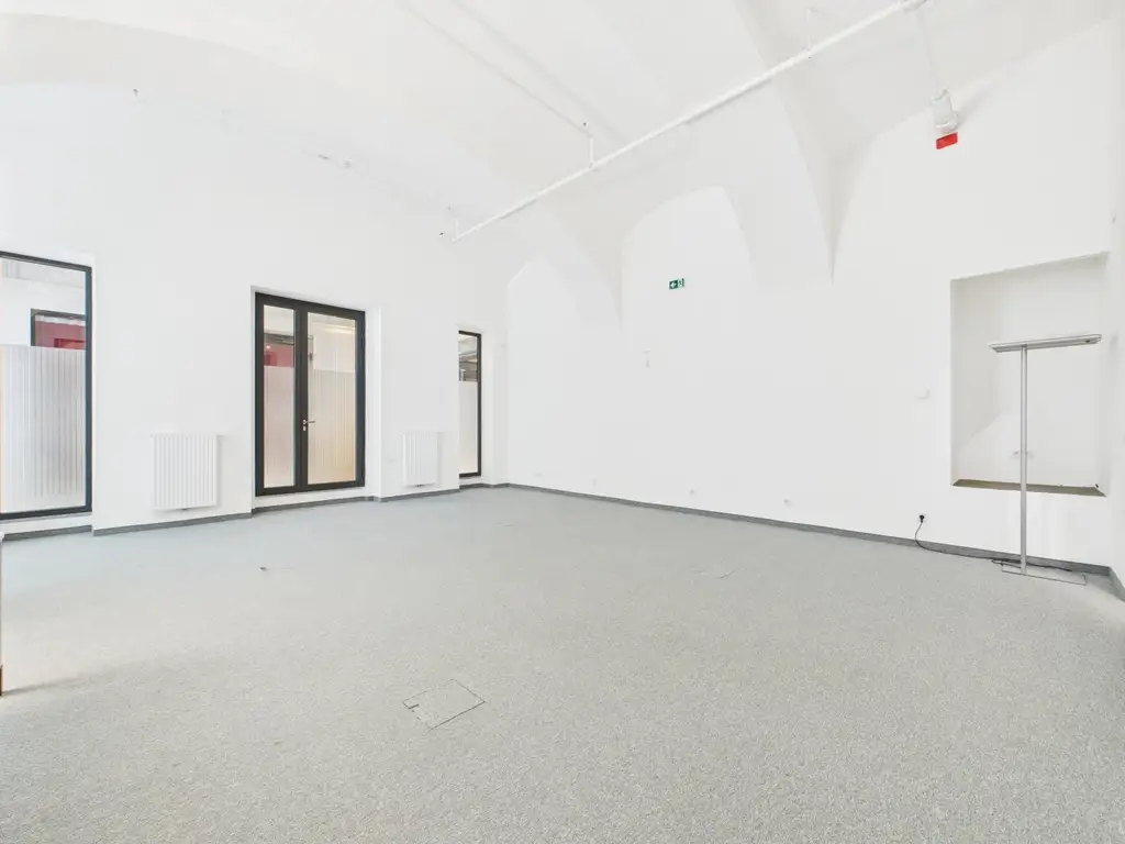 Geschäfts-/Galerie- Bürofläche mit ca. 74 m² in Toplage der Linzer Innenstadt