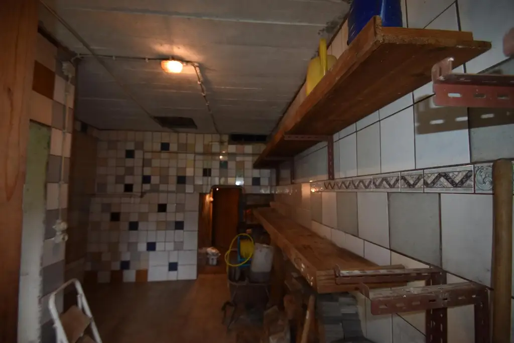 Wohnhaus mit großem Waldgrundstück