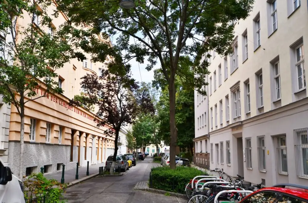 Charmante Stilaltbauwohnung im Servitenviertel – Eleganz & Ruhe in Bestlage