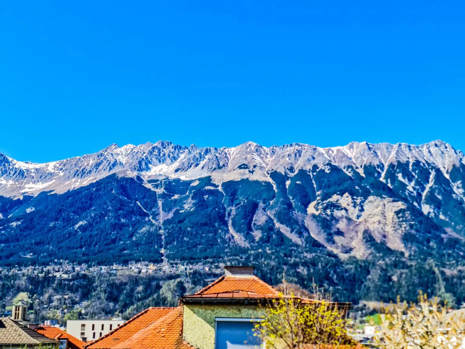 Hervorragende Wohnung in Aussichtslage in Pradl mit optional erwerbbarer Garagenbox!