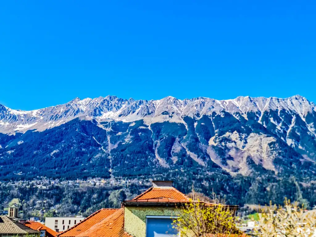 Hervorragende Wohnung in Aussichtslage in Pradl mit optional erwerbbarer Garagenbox!