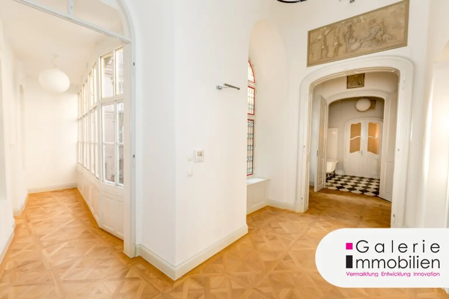 Pawlatsche, Entree und Badezimmer