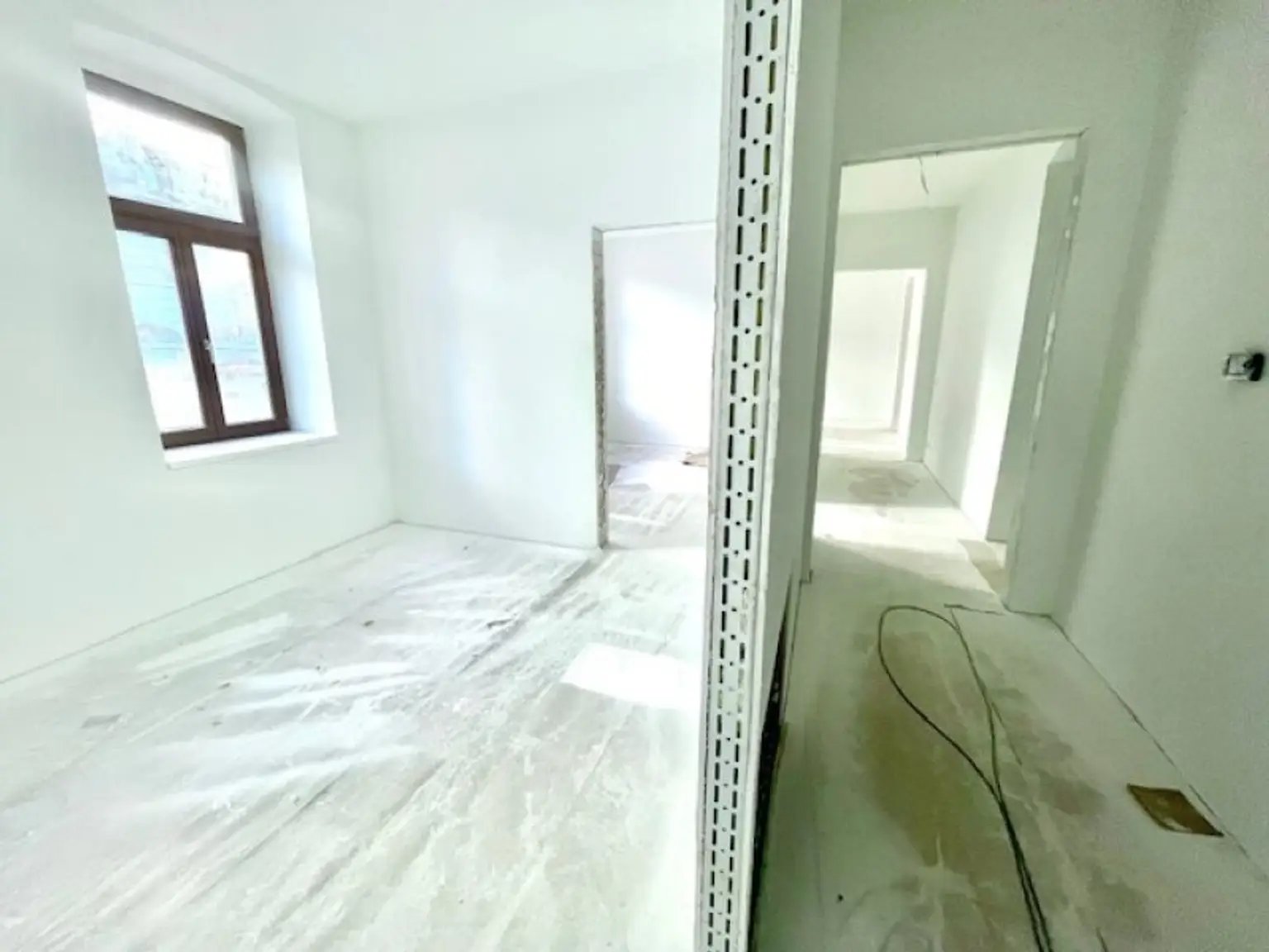 EXZELLENTE ORDINATION-PRAXIS-BÜRO-ATELIER - Nähe Wiener Stadthalle - 1150 WIEN-Bestlage!