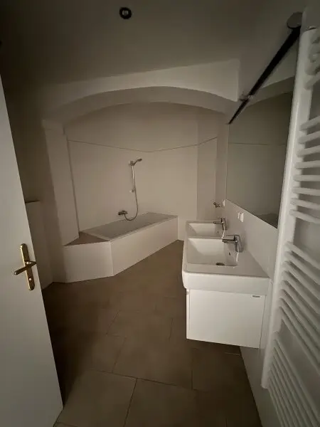 Mietwohnung ca.111m2 in bester Lage-stilvoll-gepflegt in Graz! ***Wohngemeinschaften möglich***