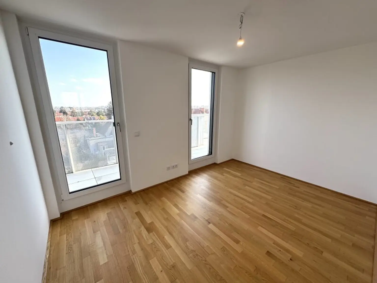 WOHNEN UND GENIESSEN IM SÜDWESTEN VON WIEN! PERFEKTE INFRASTRUKTUR – NÄHE SCHÖNBRUNN!
