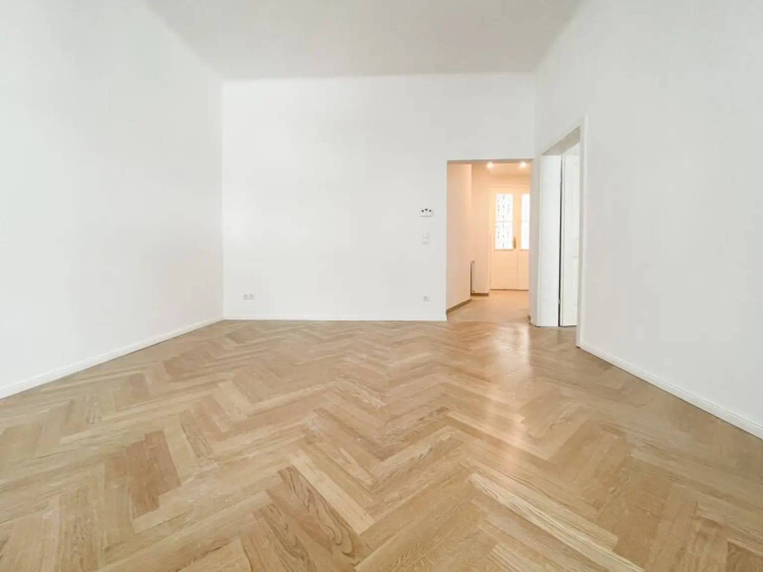 U3 "Hütteldorfer Straße": schön sanierte 2-Zimmerwohnung inkl. neuer Küche