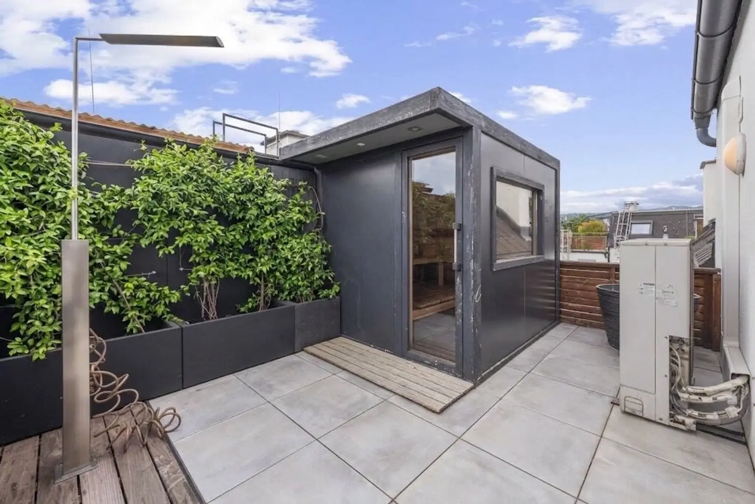 Großzügiges Maisonette-Penthouse zur Miete – mit Dachterrasse, Sauna und Whirlpool in Brunn am Gebirge