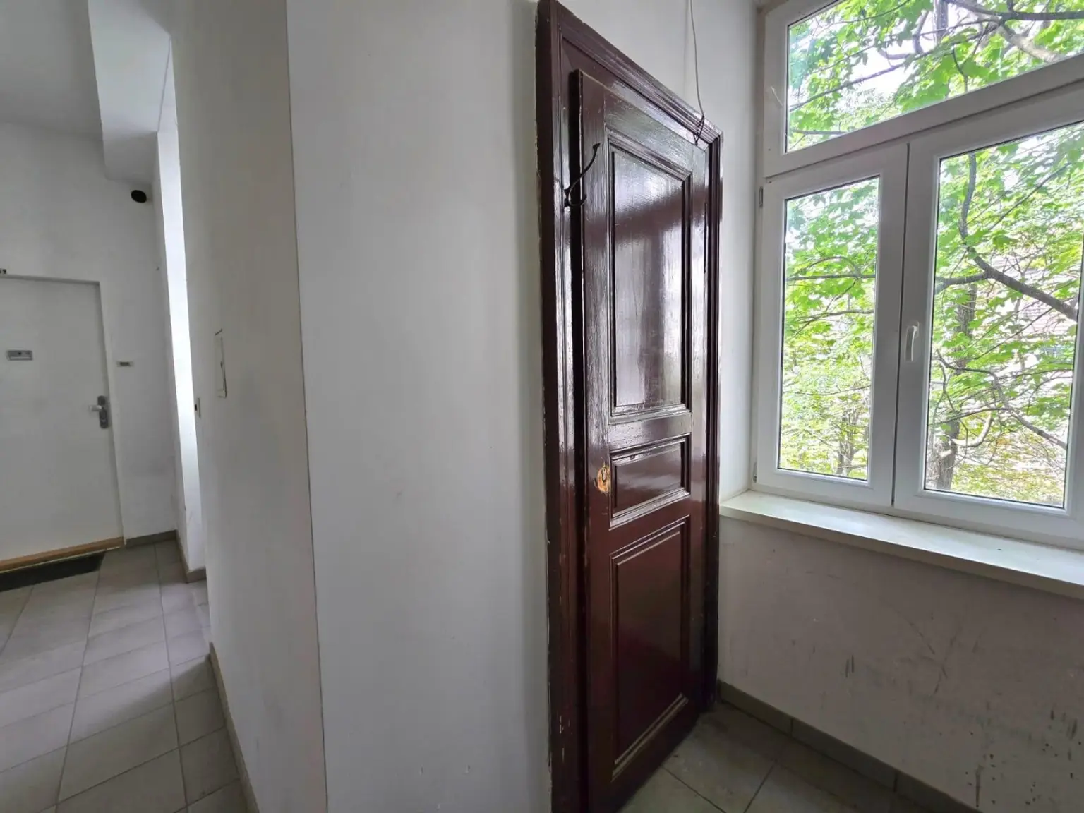 Stilvolles Wohnen in einem klassischen Altbau – nur 4 Minuten bis zur U1!