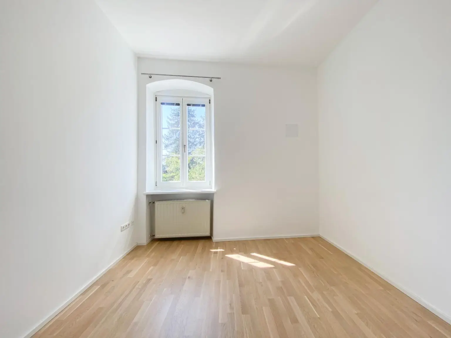 Sonnige 3-Zimmer-Wohnung mit Küche, Balkon und Parkplatz in entspannter Lage!