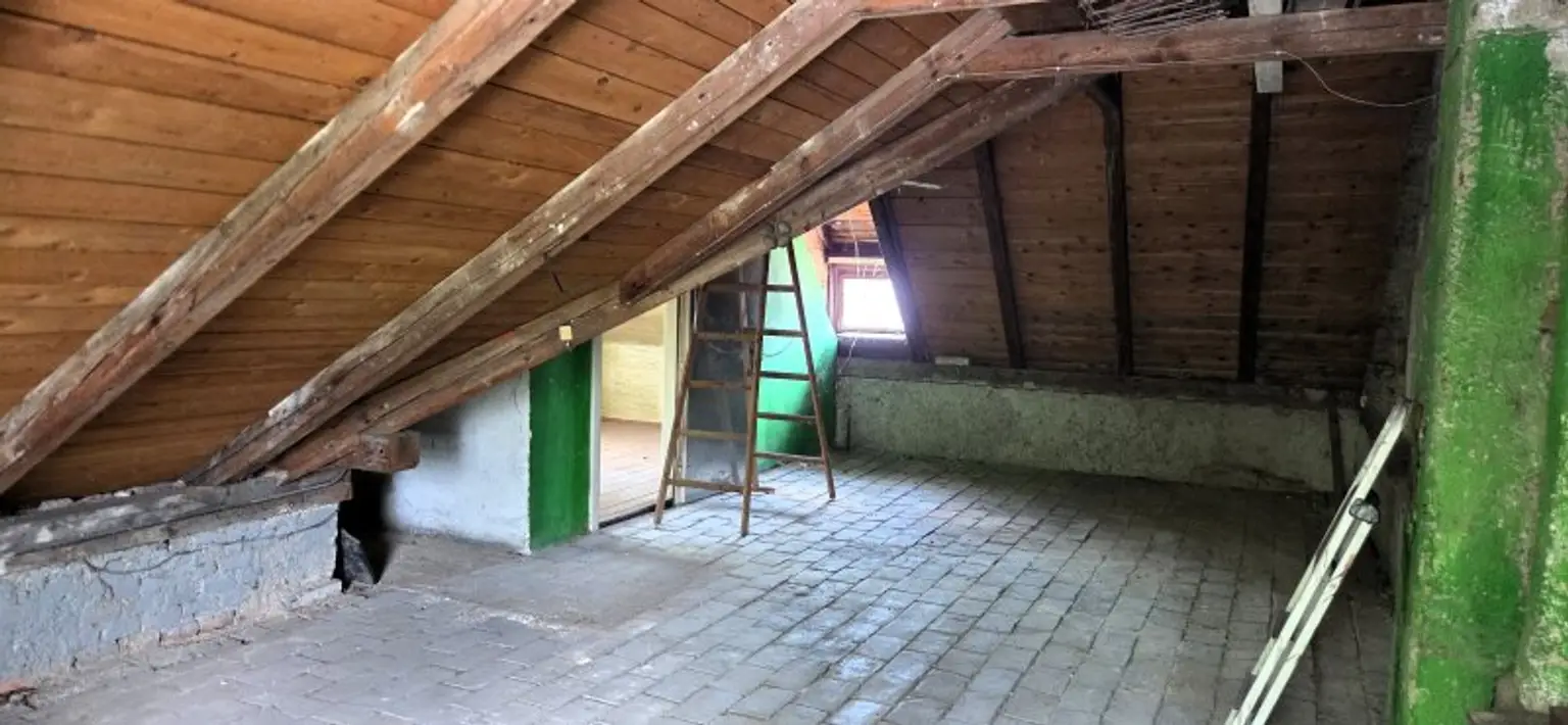 Sanierungsbedürftiges Haus  – Grundstück mit ca. 486 m² in Tribuswinkel bei Baden