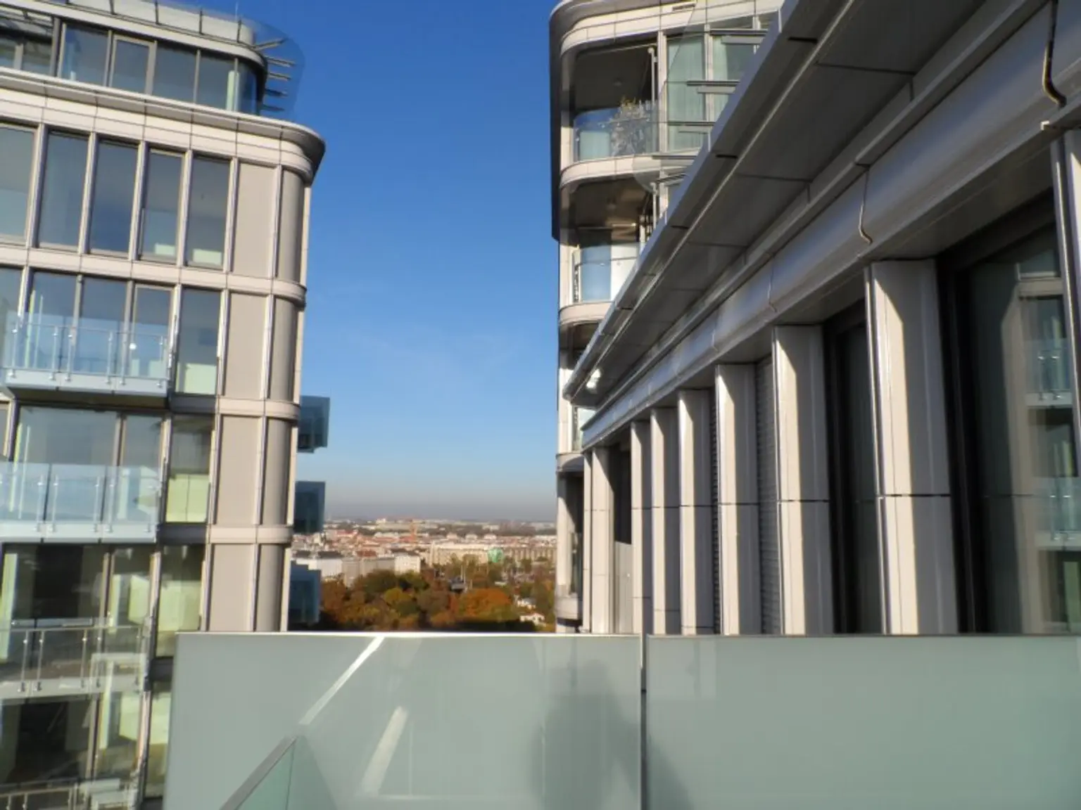 2 ZIMMER mit Balkon in: Parkapartments - CITYNAHER WOHNSITZ ab Dezember!