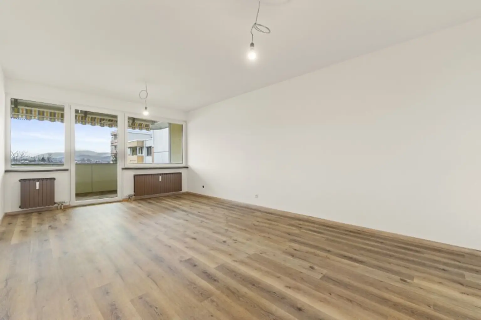 Schöne, sanierte 3 Zimmer Wohnung (Penthouse) 95,00m² mit Westloggia in Waidmannsdorf - Lodengasse