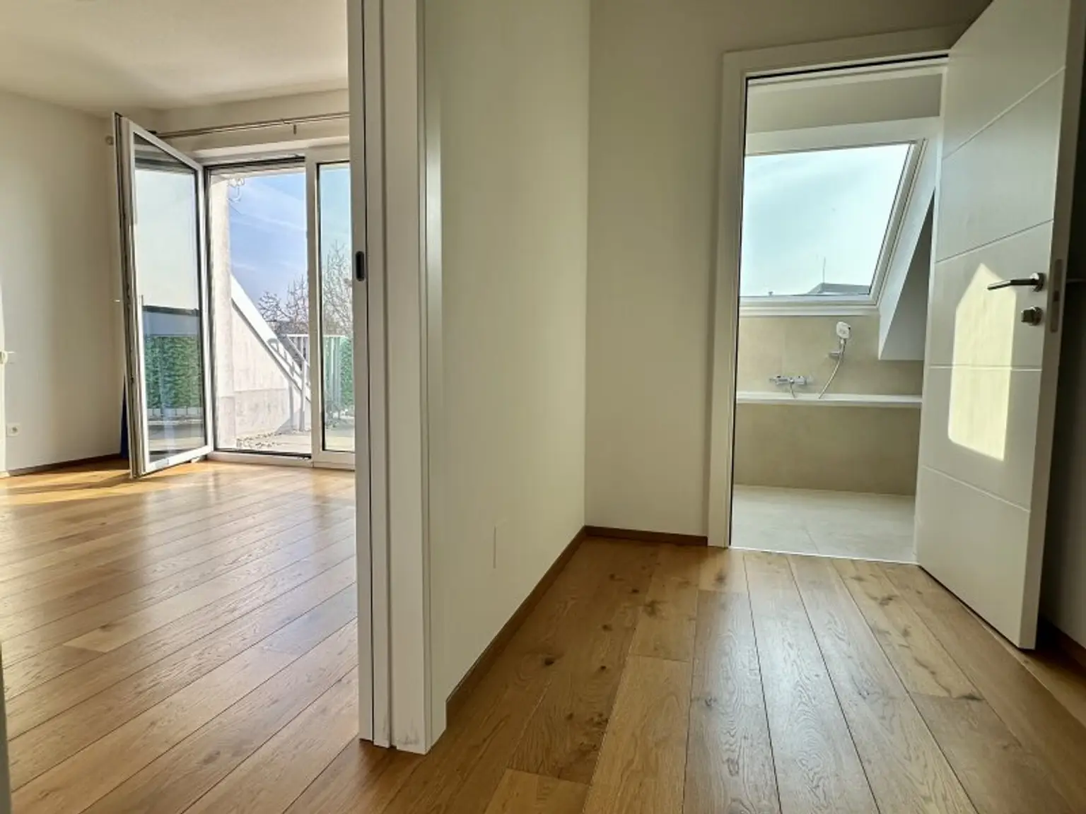 Vorraum und Masterbedroom_Dachgeschoss