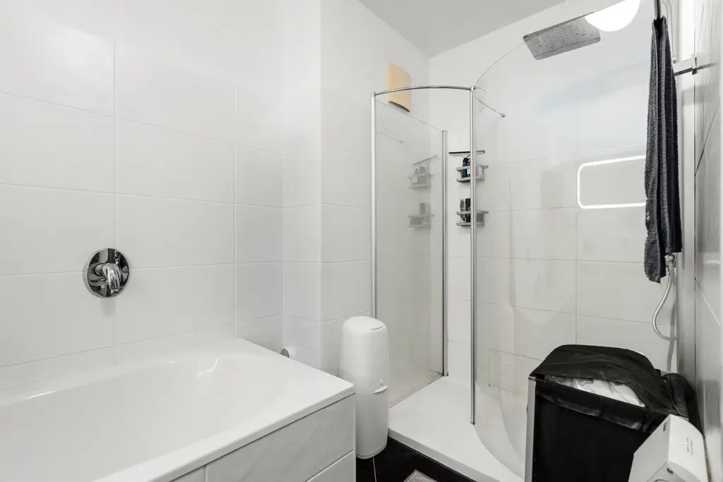 "Traumhafte Dachterrassen-Maisonette mit Fernblick & Badeteichzugang"