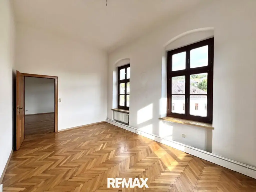 Charakteristisches Zinshaus im Ortszentrum