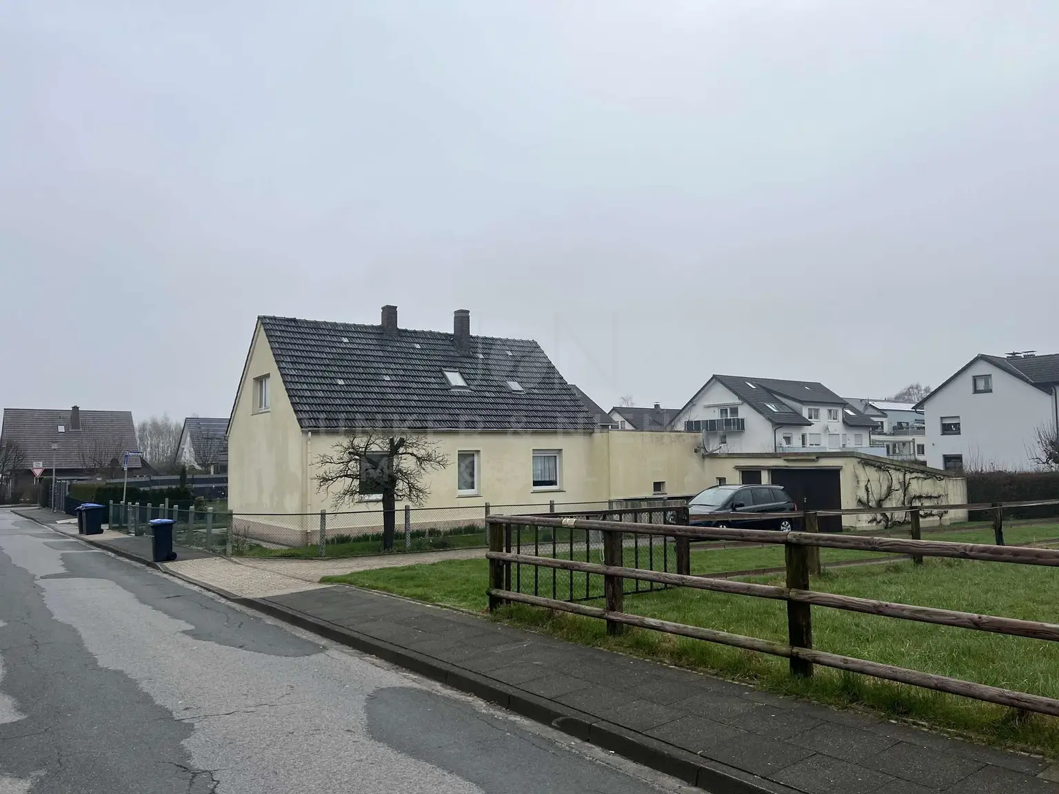 großes Grundstück