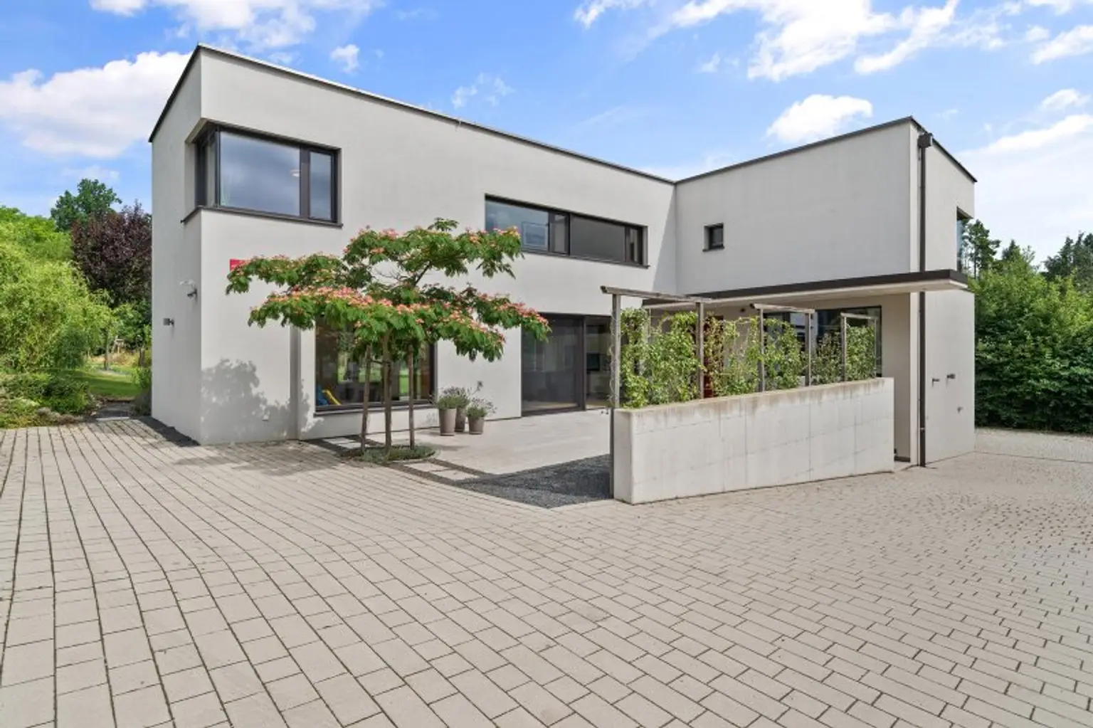 Exklusives Einfamilienhaus mit Blick auf das Sacré Coeur in Pressbaum