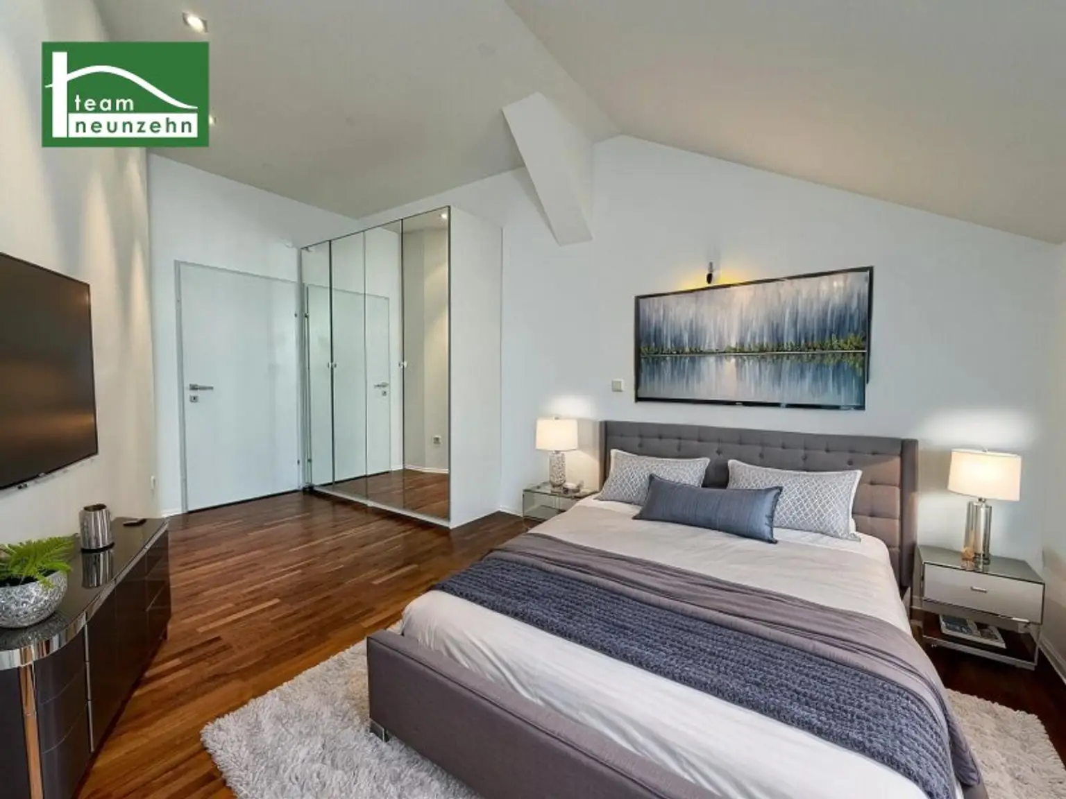 Exklusive 4-Zimmer-Dachgeschoss Maisonette Wohnung mit Terrasse und Aufzug direkt ins Penthouse — 1060 Wien!