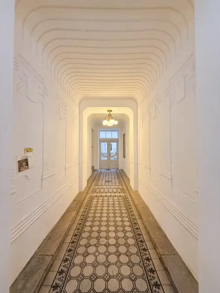 3-Zimmer-Altbauwohnung mit Flügeltüren in 1040 Wien – kein Aufzug