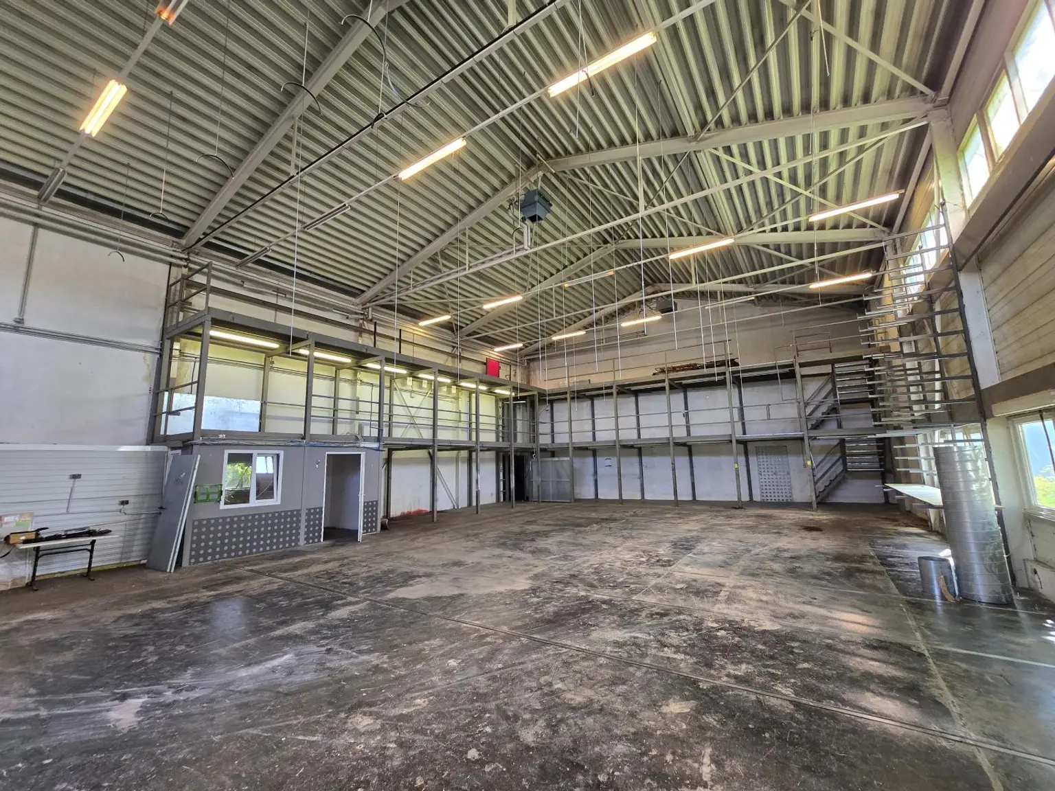 FLEXIBEL nutzbare Hallenflächen, von 53 - 328 m² für IHR GEWERBE